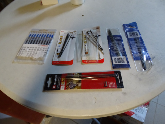 Coffret de 10 lames basic métal BOSCH T18A, T18B, T18G, Divers - Baugeräte: das Bild 1 Coffret de 10 lames basic métal BOSCH T18A, T18B, T18G, Divers - Baugeräte: das Bild 1