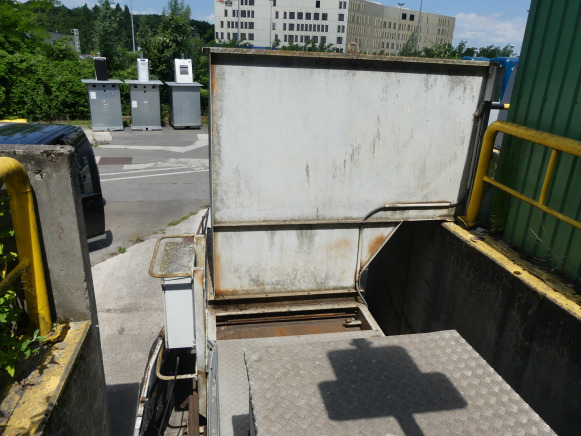 Müllwagen-Aufbau Compacteur à déchets AJK 1800: das Bild 12