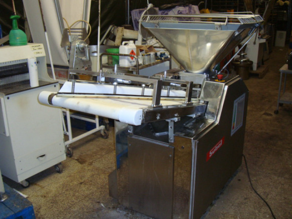 Peseuse diviseuse volumétrique SUBAL PHC 130 - Bäckereimaschine: das Bild 1 Peseuse diviseuse volumétrique SUBAL PHC 130 - Bäckereimaschine: das Bild 1