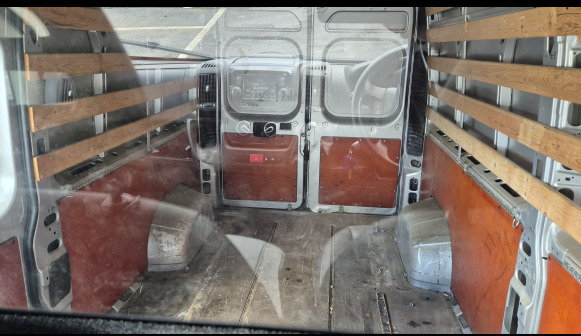Peugeot BOXER simple cabine (en panne) - 1-RFU-464 - Numéro de châssis : VF3YCZMFC12C99869-01 - Kastenwagen: das Bild 4 Peugeot BOXER simple cabine (en panne) - 1-RFU-464 - Numéro de châssis : VF3YCZMFC12C99869-01 - Kastenwagen: das Bild 4