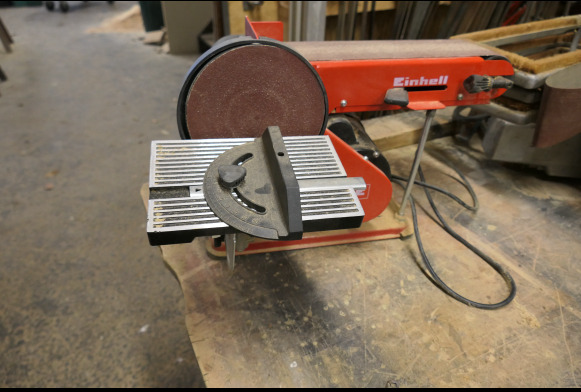 Ponceuse à bande + lapidaire Einhell TC-US 400 - Holzbearbeitungsmaschine: das Bild 4 Ponceuse à bande + lapidaire Einhell TC-US 400 - Holzbearbeitungsmaschine: das Bild 4