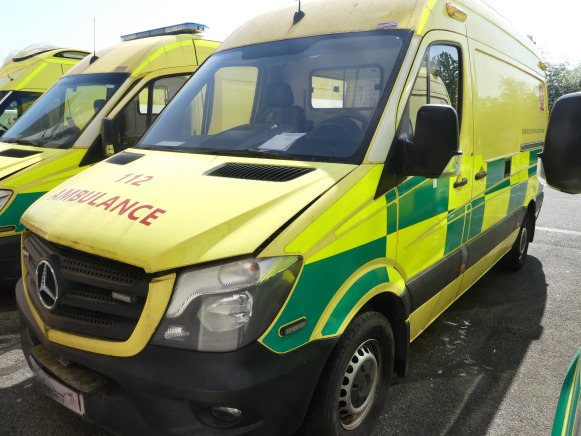 REF:21 - Ambulance Mercedes-Benz Sprinter (2015-331.515 km) - Krankenwagen: das Bild 1 REF:21 - Ambulance Mercedes-Benz Sprinter (2015-331.515 km) - Krankenwagen: das Bild 1