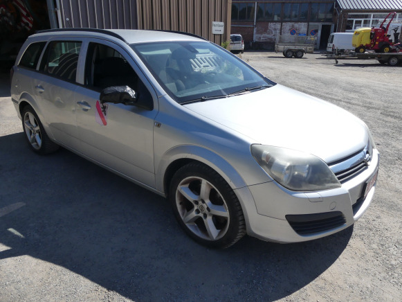 REF:TRF008 - Voiture Opel Astra break (2005-158.167 km) - PKW: das Bild 2 REF:TRF008 - Voiture Opel Astra break (2005-158.167 km) - PKW: das Bild 2