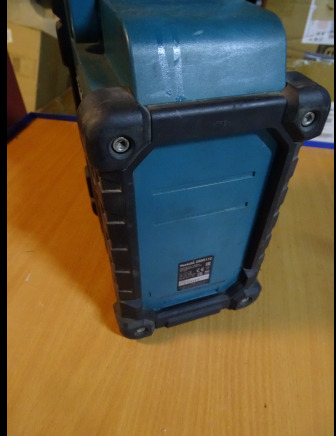 Radio MAKITA DMR112 IP64 Bluetooth DAB+ - Werkzeug/ Gerät: das Bild 4 Radio MAKITA DMR112 IP64 Bluetooth DAB+ - Werkzeug/ Gerät: das Bild 4