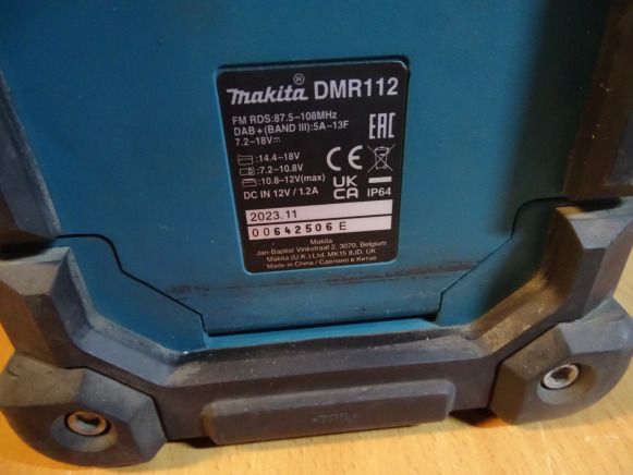 Radio MAKITA DMR112 IP64 Bluetooth DAB+ - Werkzeug/ Gerät: das Bild 5 Radio MAKITA DMR112 IP64 Bluetooth DAB+ - Werkzeug/ Gerät: das Bild 5