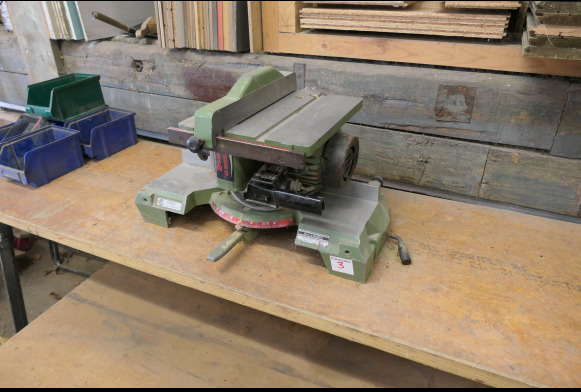 Scie à onglet Omga - Holzbearbeitungsmaschine: das Bild 1 Scie à onglet Omga - Holzbearbeitungsmaschine: das Bild 1