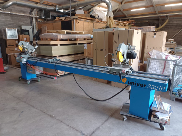 Holzbearbeitungsmaschine Scie à onglet double tête pour chassis Pertici Univer 332 IP: das Bild 1