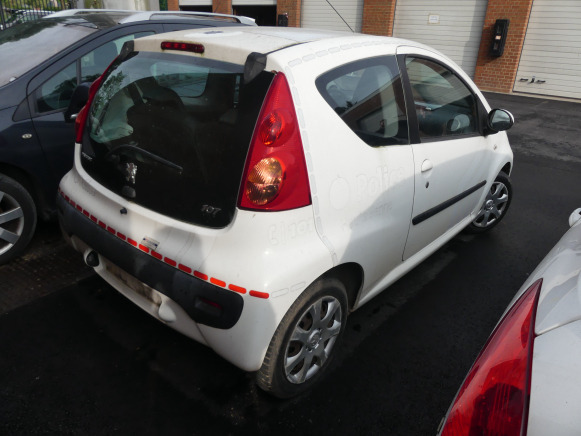 Voiture Peugeot 107 (2012-99.475 km) - PKW: das Bild 3 Voiture Peugeot 107 (2012-99.475 km) - PKW: das Bild 3