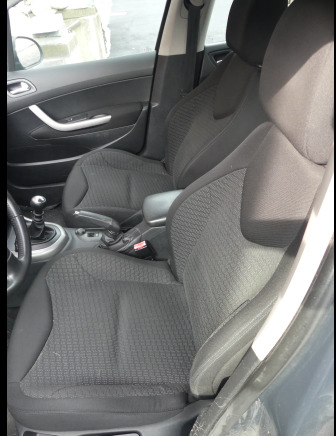 Voiture Peugeot 308 (2010-194.623 km) - PKW: das Bild 4 Voiture Peugeot 308 (2010-194.623 km) - PKW: das Bild 4