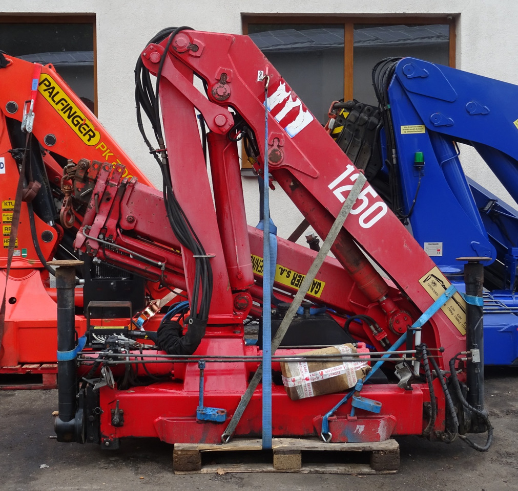 HMF 1250 K3 crane with remote control, 15 m, Funk, Ladekran, Kran PALFINGER - Ladekran: das Bild 1 HMF 1250 K3 crane with remote control, 15 m, Funk, Ladekran, Kran PALFINGER - Ladekran: das Bild 1