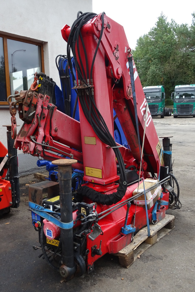 HMF 1250 K3 crane with remote control, 15 m, Funk, Ladekran, Kran PALFINGER - Ladekran: das Bild 4 HMF 1250 K3 crane with remote control, 15 m, Funk, Ladekran, Kran PALFINGER - Ladekran: das Bild 4