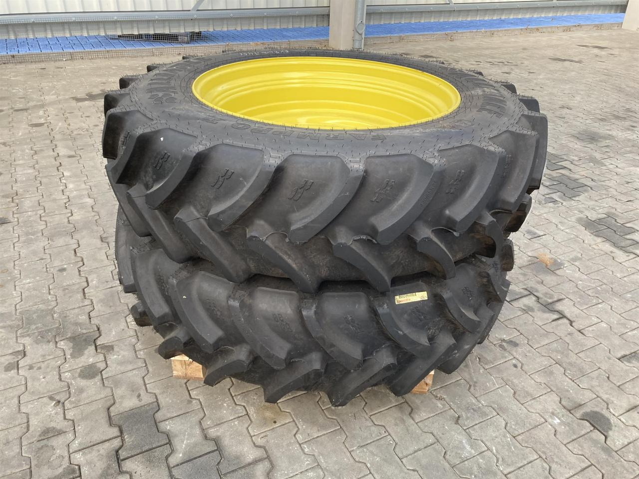 Alliance 420/85R38 - Reifen für Landmaschine: das Bild 1 Alliance 420/85R38 - Reifen für Landmaschine: das Bild 1