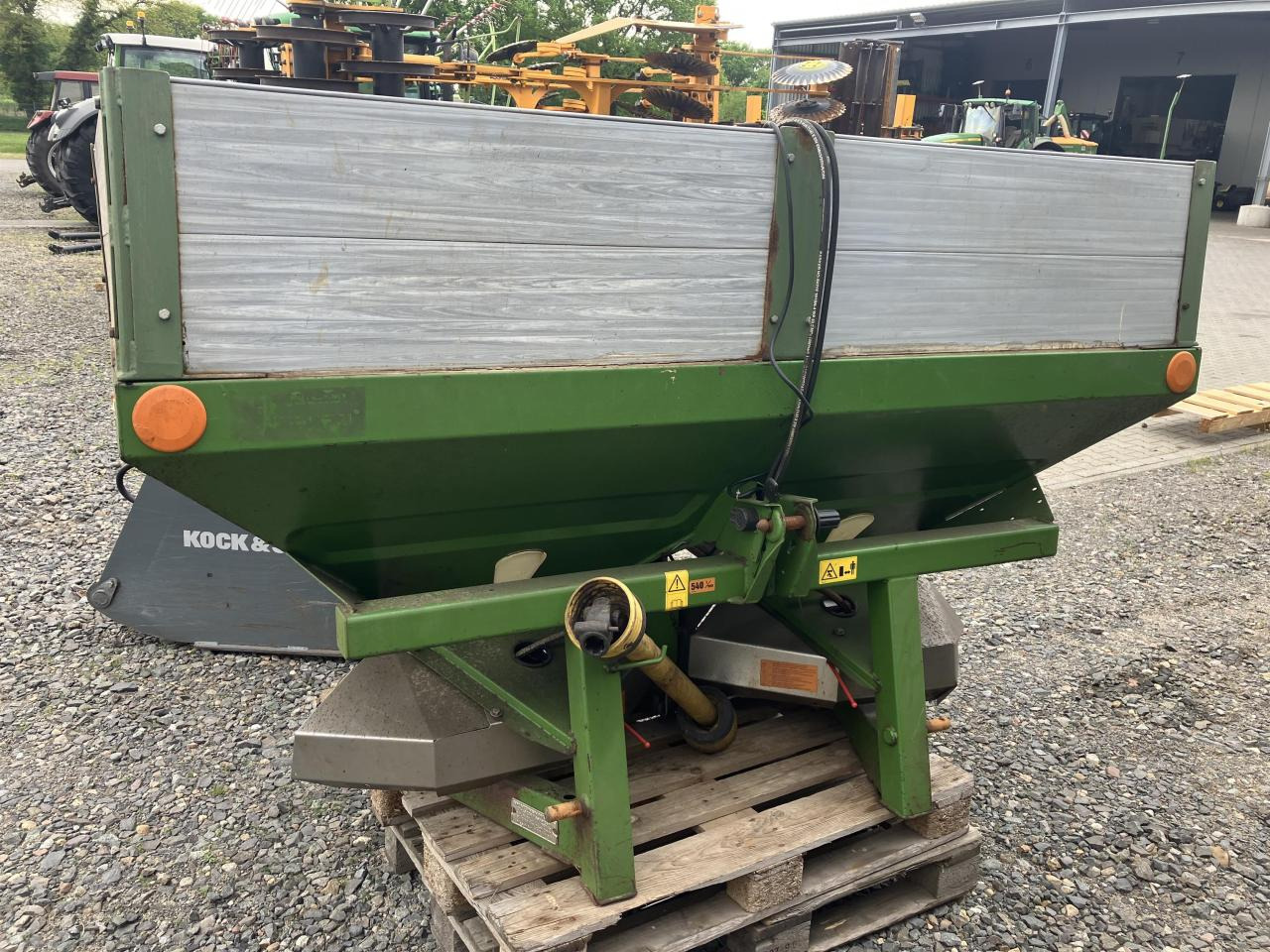 Amazone ZA-M 1000 Comp. - Düngerstreuer: das Bild 1 Amazone ZA-M 1000 Comp. - Düngerstreuer: das Bild 1
