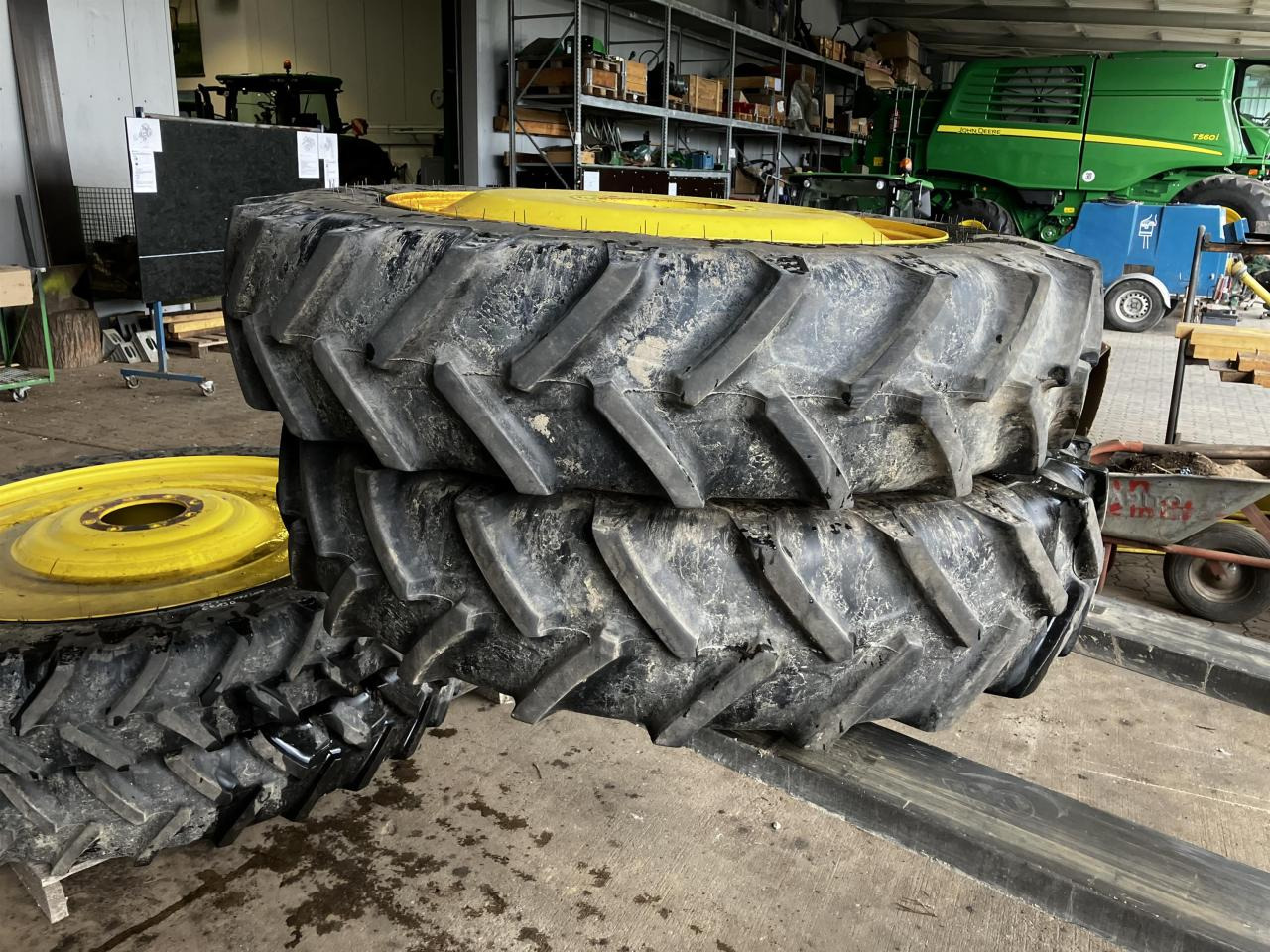 BKT 270/95R32 - Reifen für Landmaschine: das Bild 3 BKT 270/95R32 - Reifen für Landmaschine: das Bild 3