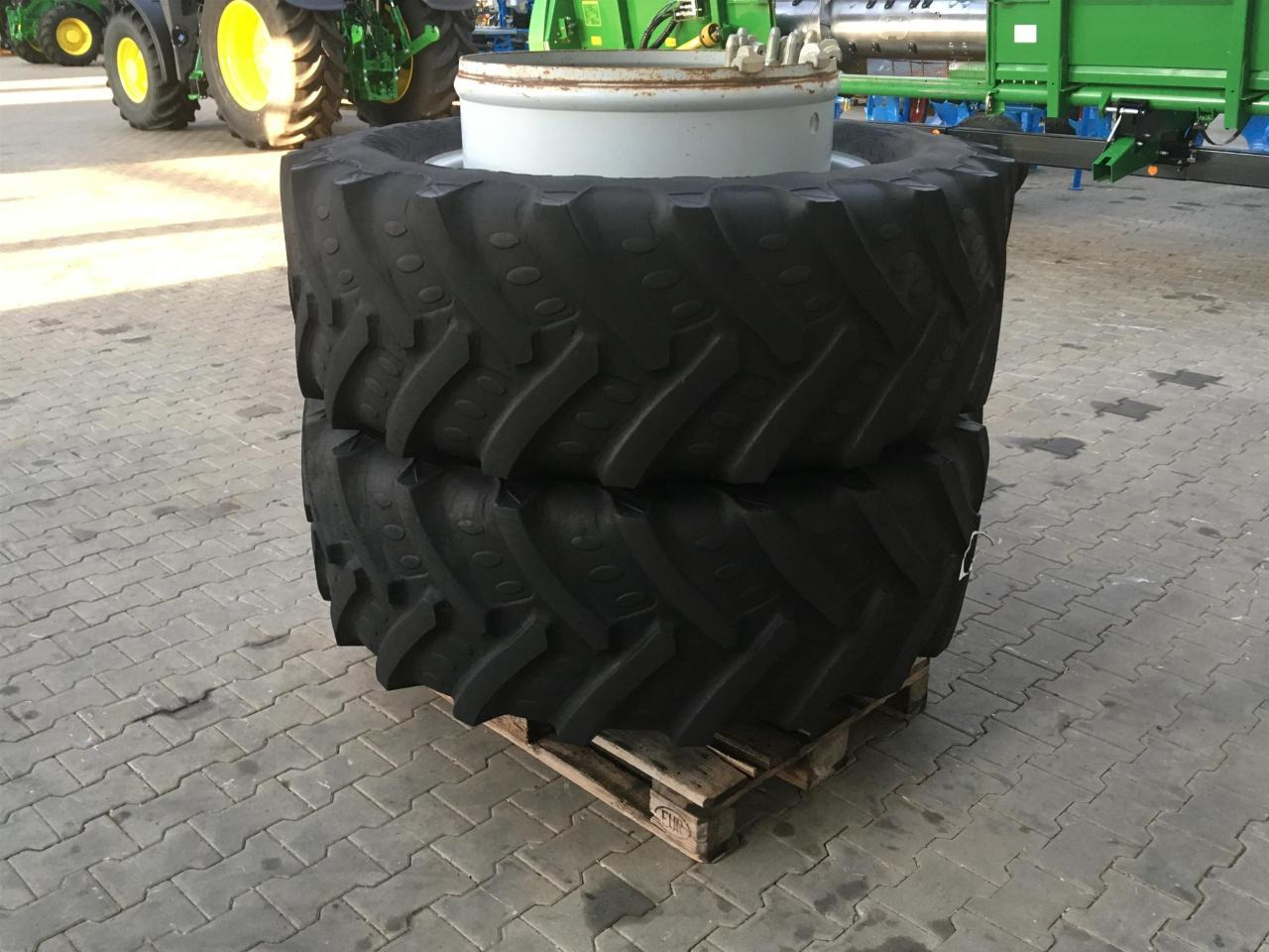 BKT 480/70R34 - Reifen für Landmaschine: das Bild 4 BKT 480/70R34 - Reifen für Landmaschine: das Bild 4