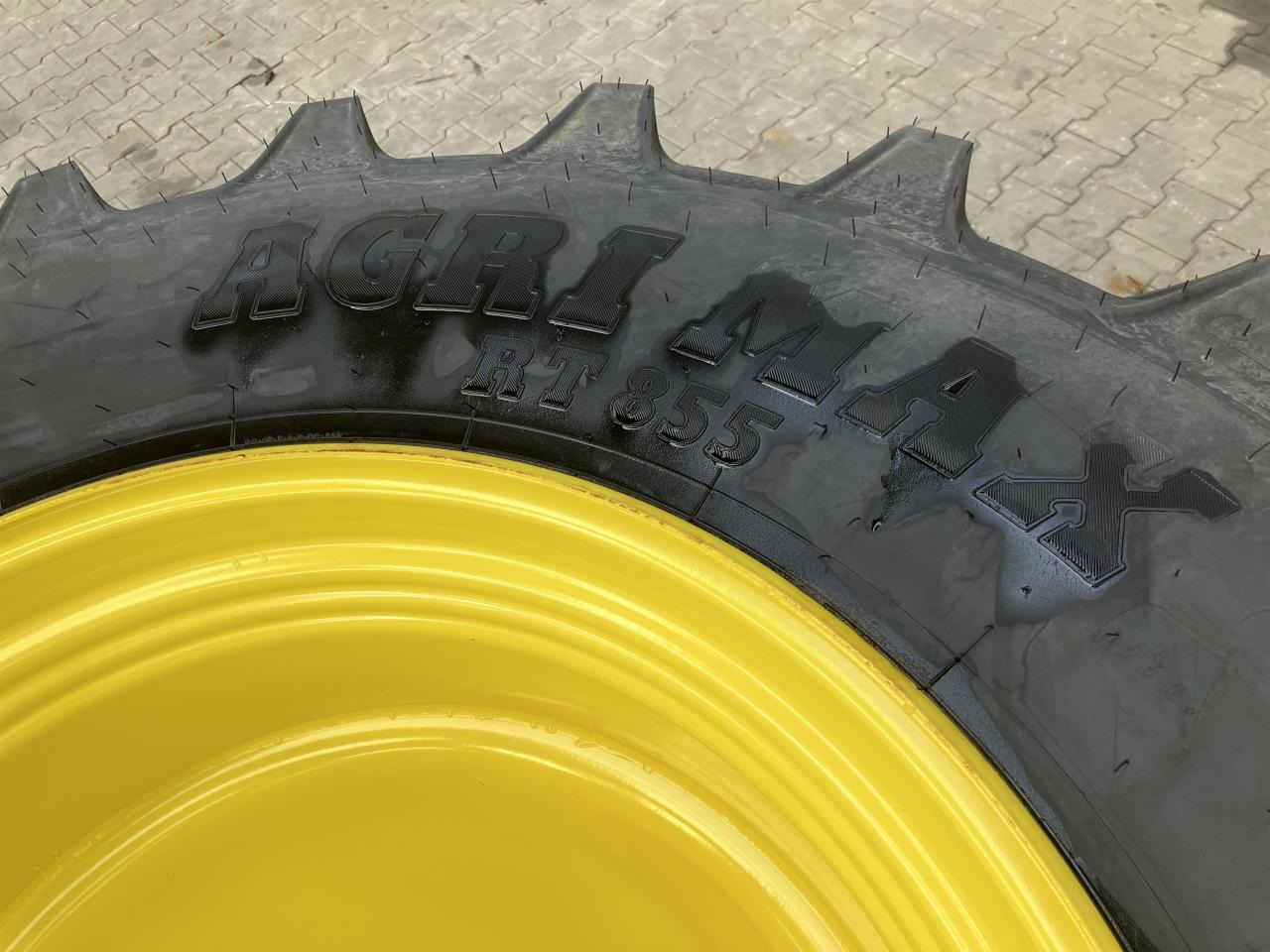 BKT 520/85R38 - Reifen für Landmaschine: das Bild 4 BKT 520/85R38 - Reifen für Landmaschine: das Bild 4