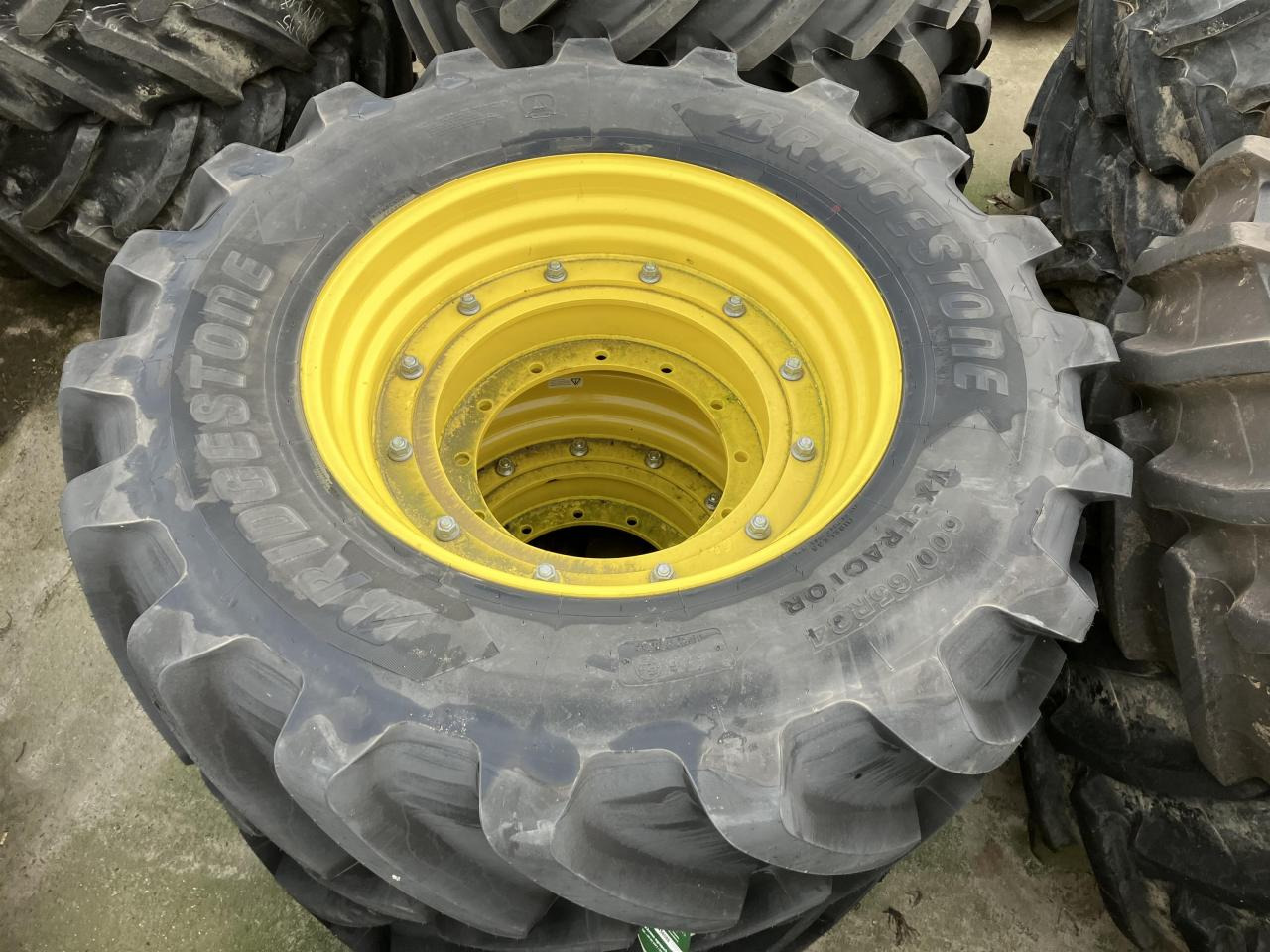 Bridgestone 600/65R34 - Reifen für Landmaschine: das Bild 3 Bridgestone 600/65R34 - Reifen für Landmaschine: das Bild 3