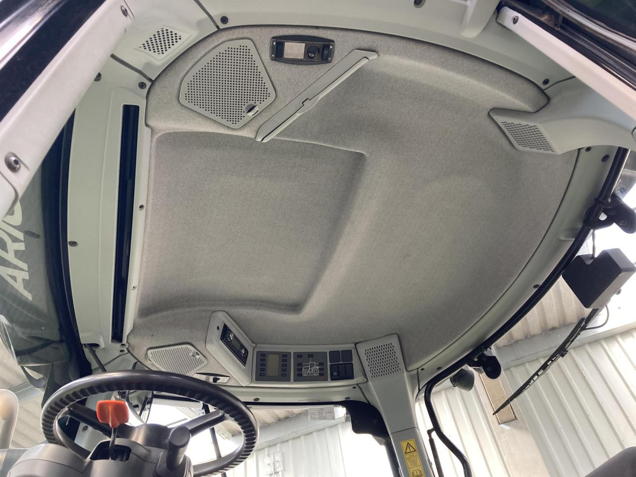Traktor CLAAS Arion 640: das Bild 9