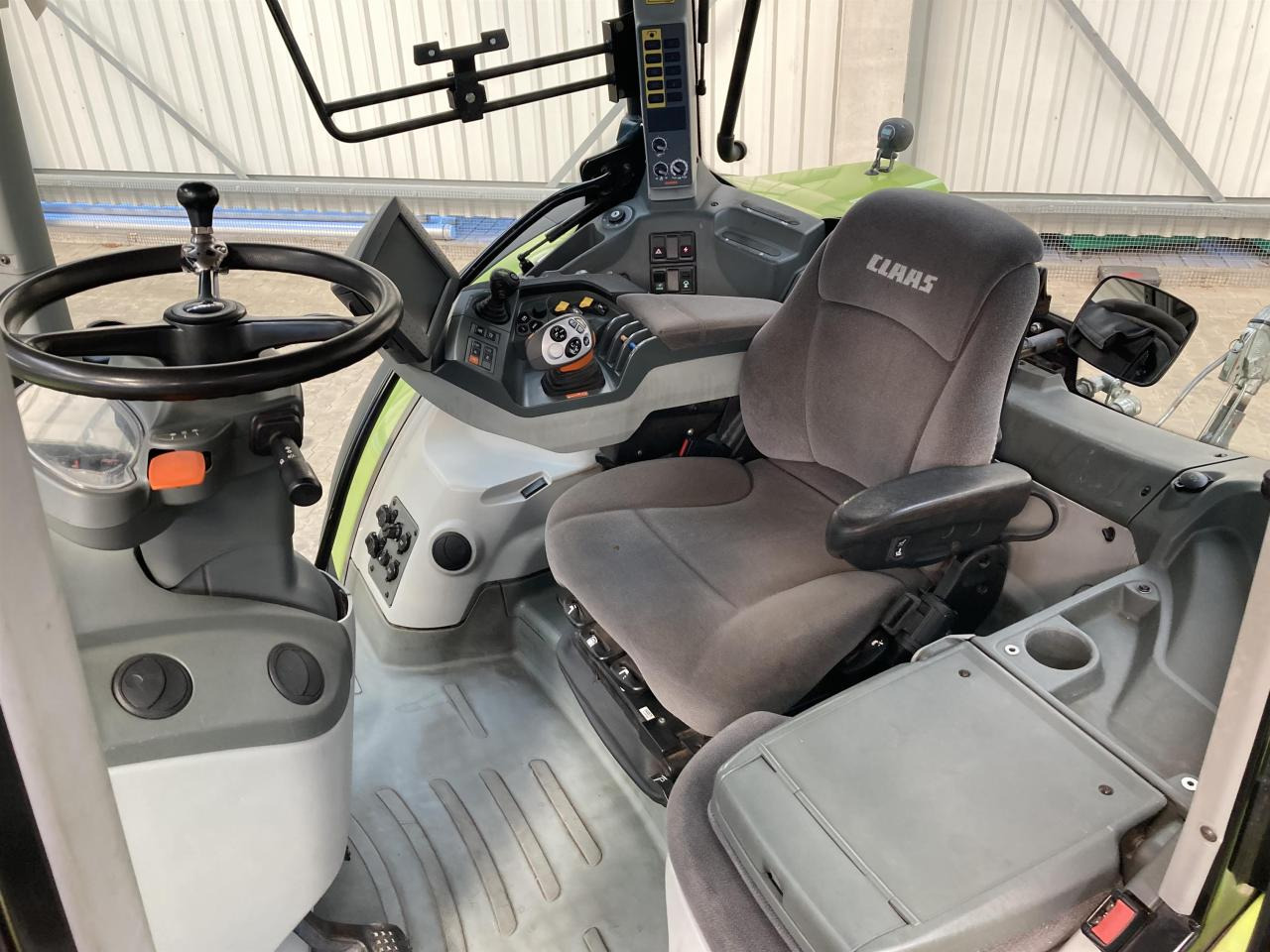 Traktor CLAAS Arion 640: das Bild 10