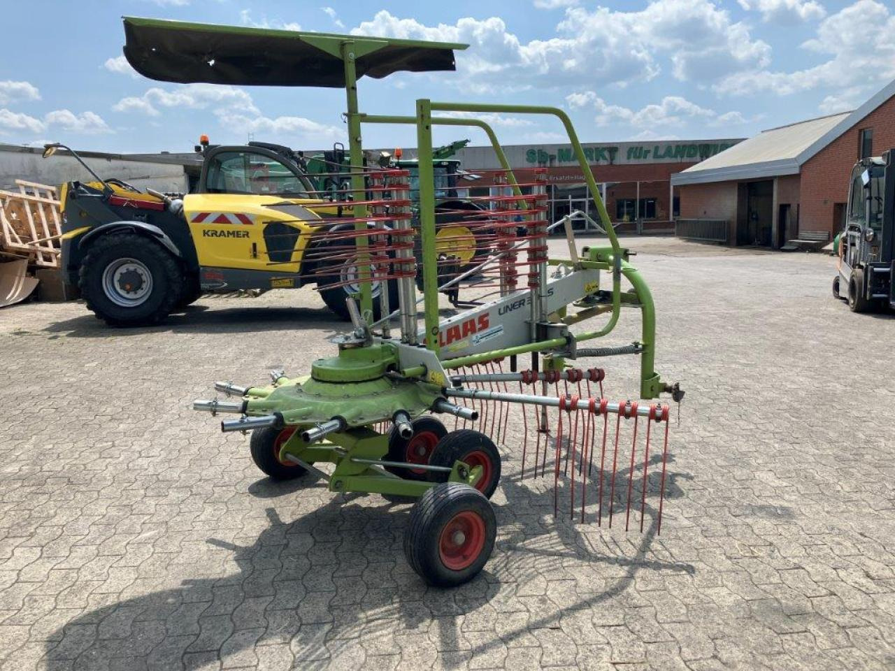 CLAAS Liner 390S - Heuwender/ Wenderechen: das Bild 4 CLAAS Liner 390S - Heuwender/ Wenderechen: das Bild 4