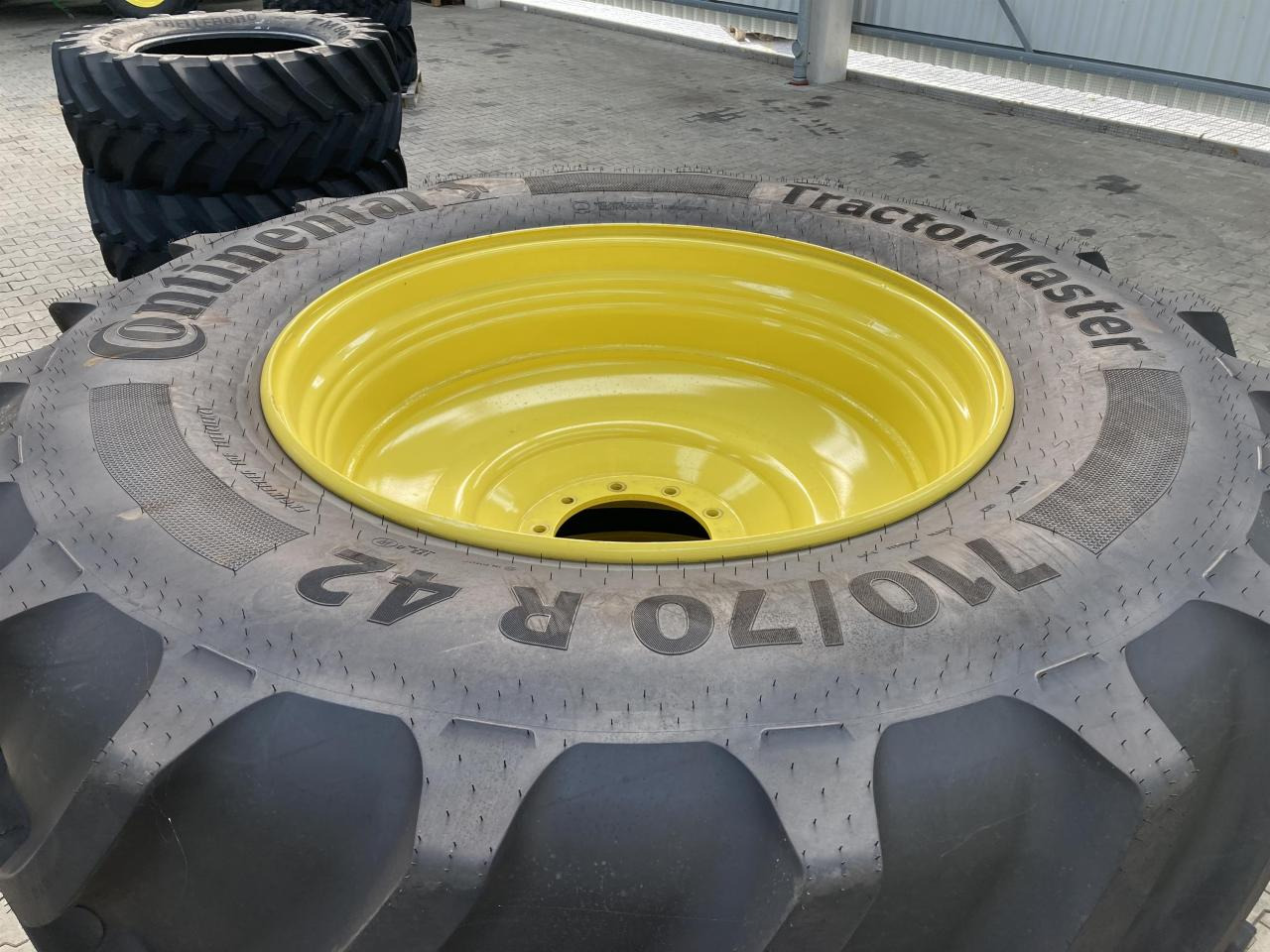 Continental 710/70R42 - Reifen für Landmaschine: das Bild 3 Continental 710/70R42 - Reifen für Landmaschine: das Bild 3