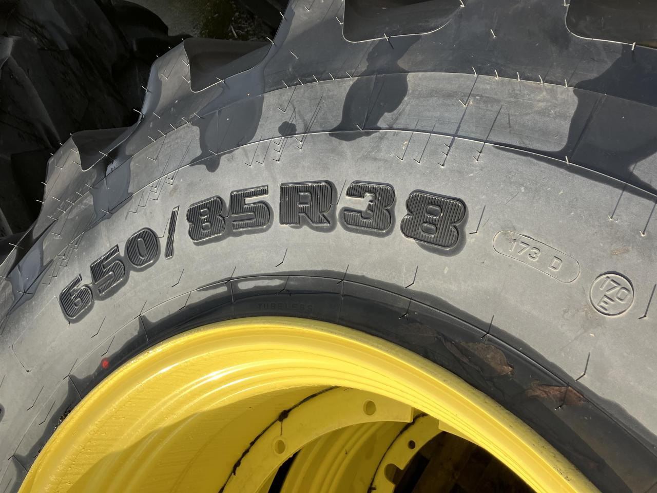 Firestone 650/85R38 - Reifen für Landmaschine: das Bild 4 Firestone 650/85R38 - Reifen für Landmaschine: das Bild 4