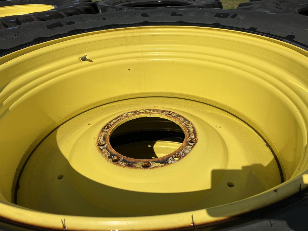 Firestone 710/70R42 - Reifen für Landmaschine: das Bild 4 Firestone 710/70R42 - Reifen für Landmaschine: das Bild 4