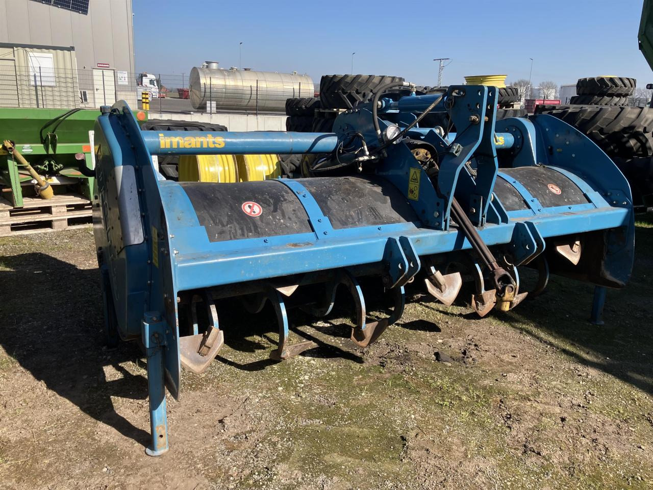 Imants 37 SX 300 DKH - Technik für Bodenbearbeitung: das Bild 1 Imants 37 SX 300 DKH - Technik für Bodenbearbeitung: das Bild 1