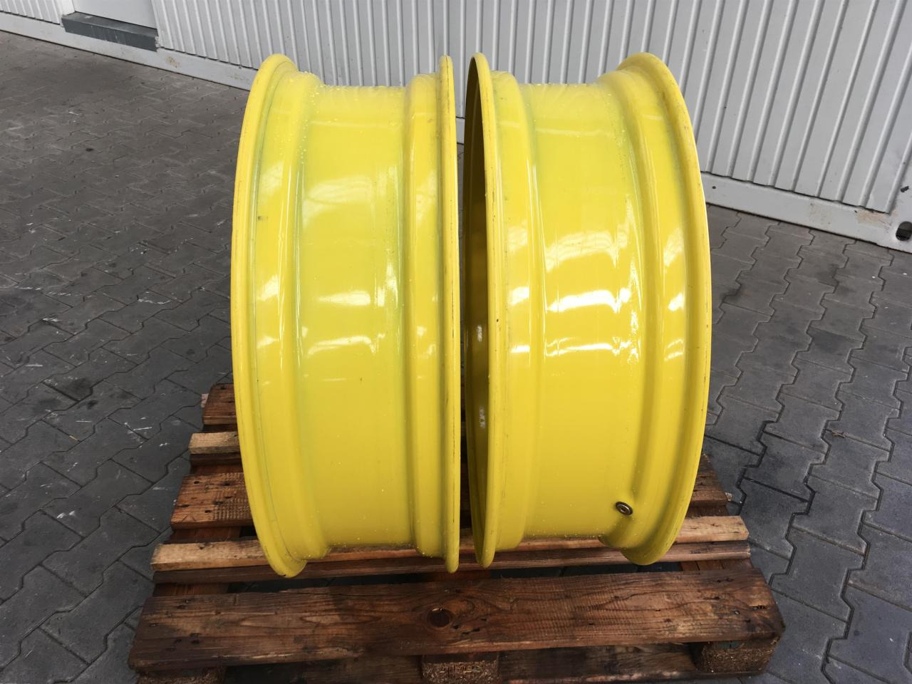 John Deere 10x34 - Reifen für Landmaschine: das Bild 2 John Deere 10x34 - Reifen für Landmaschine: das Bild 2