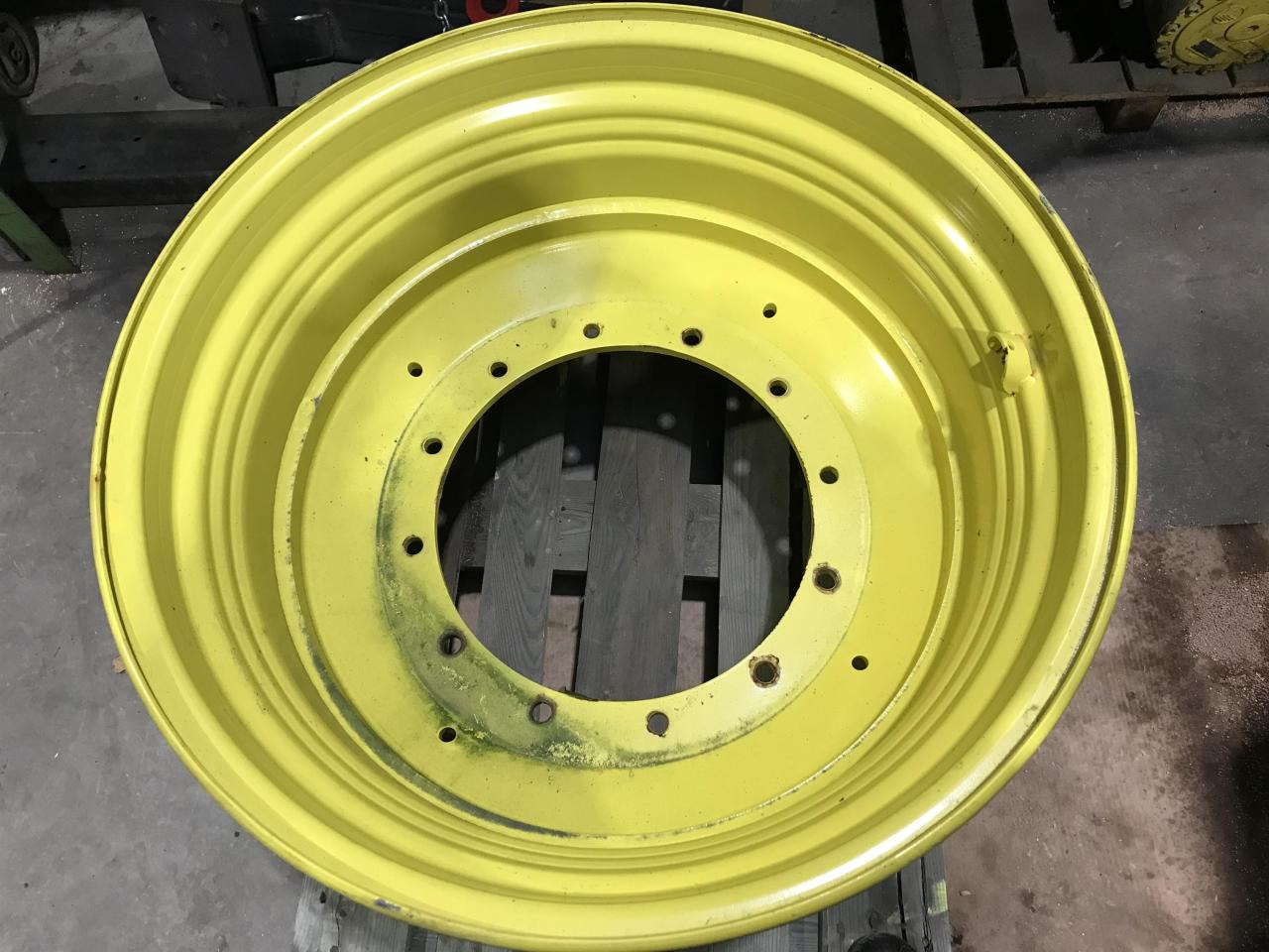 John Deere 20x34 - Felge für Landmaschine: das Bild 4 John Deere 20x34 - Felge für Landmaschine: das Bild 4