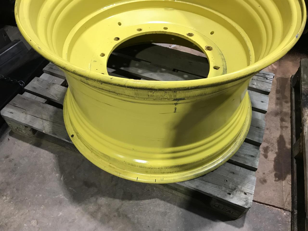 John Deere 20x34 - Felge für Landmaschine: das Bild 5 John Deere 20x34 - Felge für Landmaschine: das Bild 5