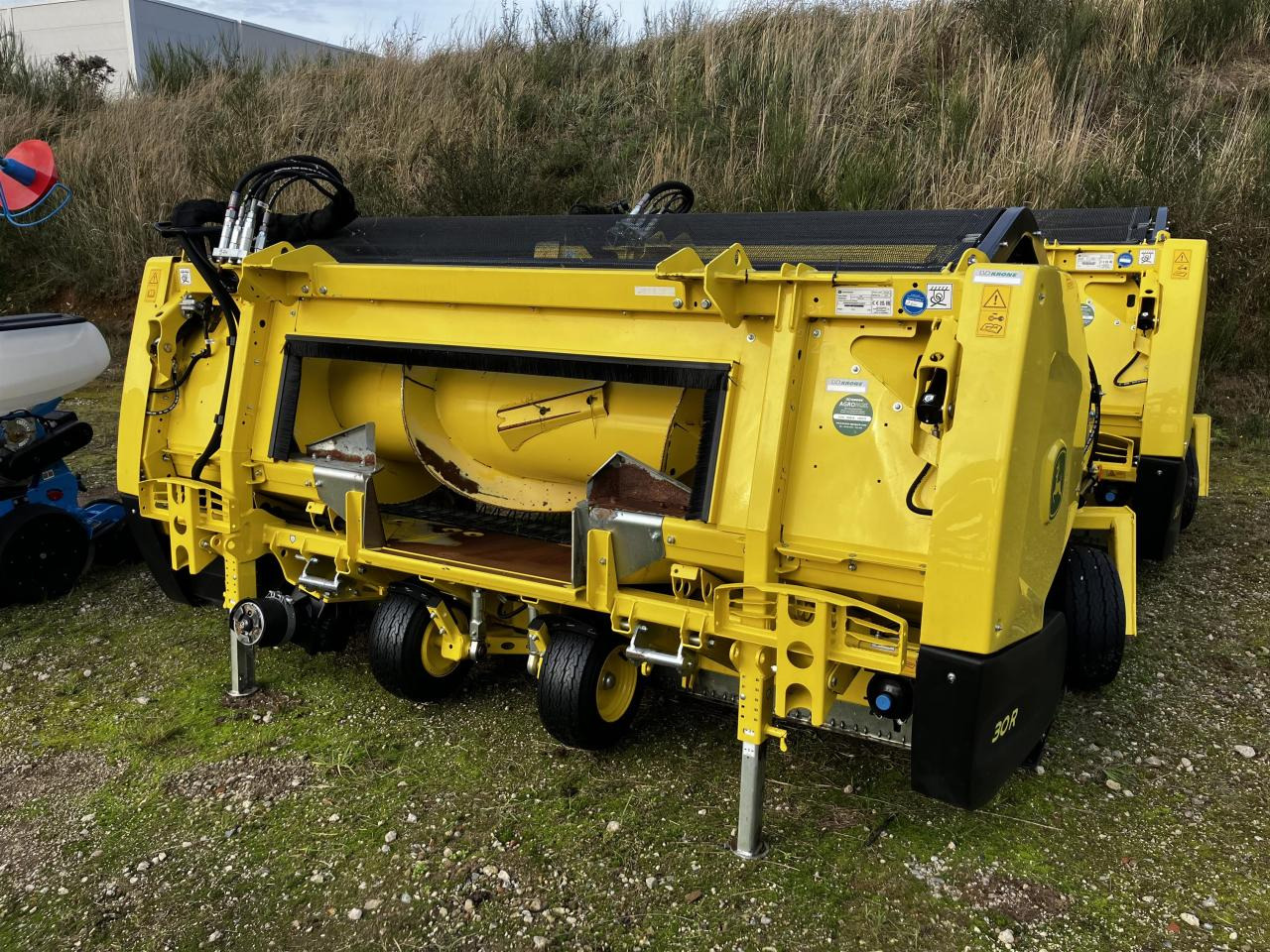 John Deere 30R - Ernteforsatz für Häcksler: das Bild 1 John Deere 30R - Ernteforsatz für Häcksler: das Bild 1