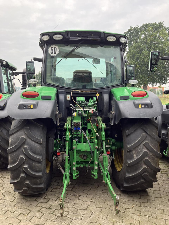 John Deere 6110R - Traktor: das Bild 4 John Deere 6110R - Traktor: das Bild 4