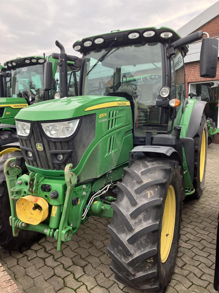 John Deere 6110R - Traktor: das Bild 1 John Deere 6110R - Traktor: das Bild 1