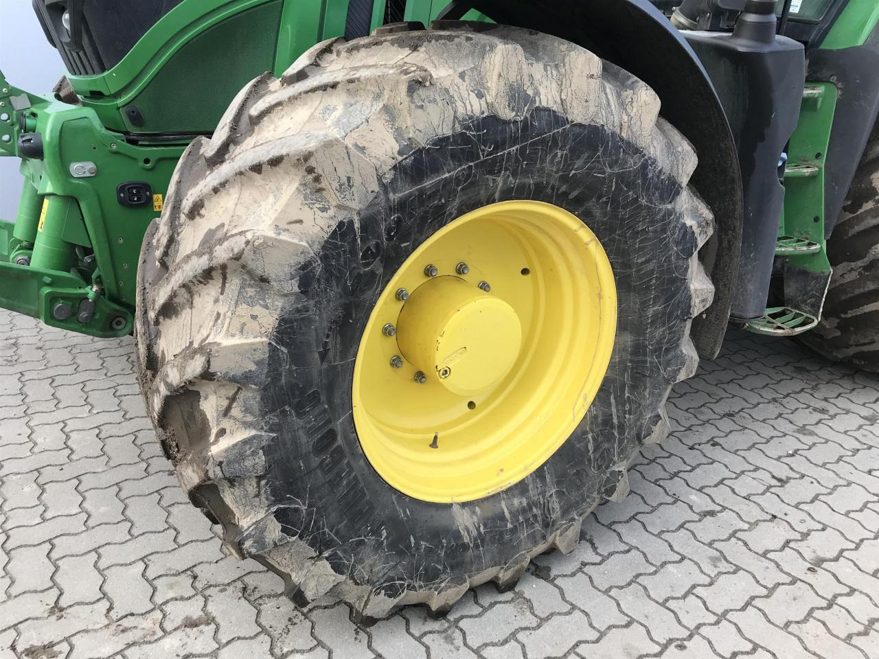 Traktor John Deere 6250R: das Bild 10