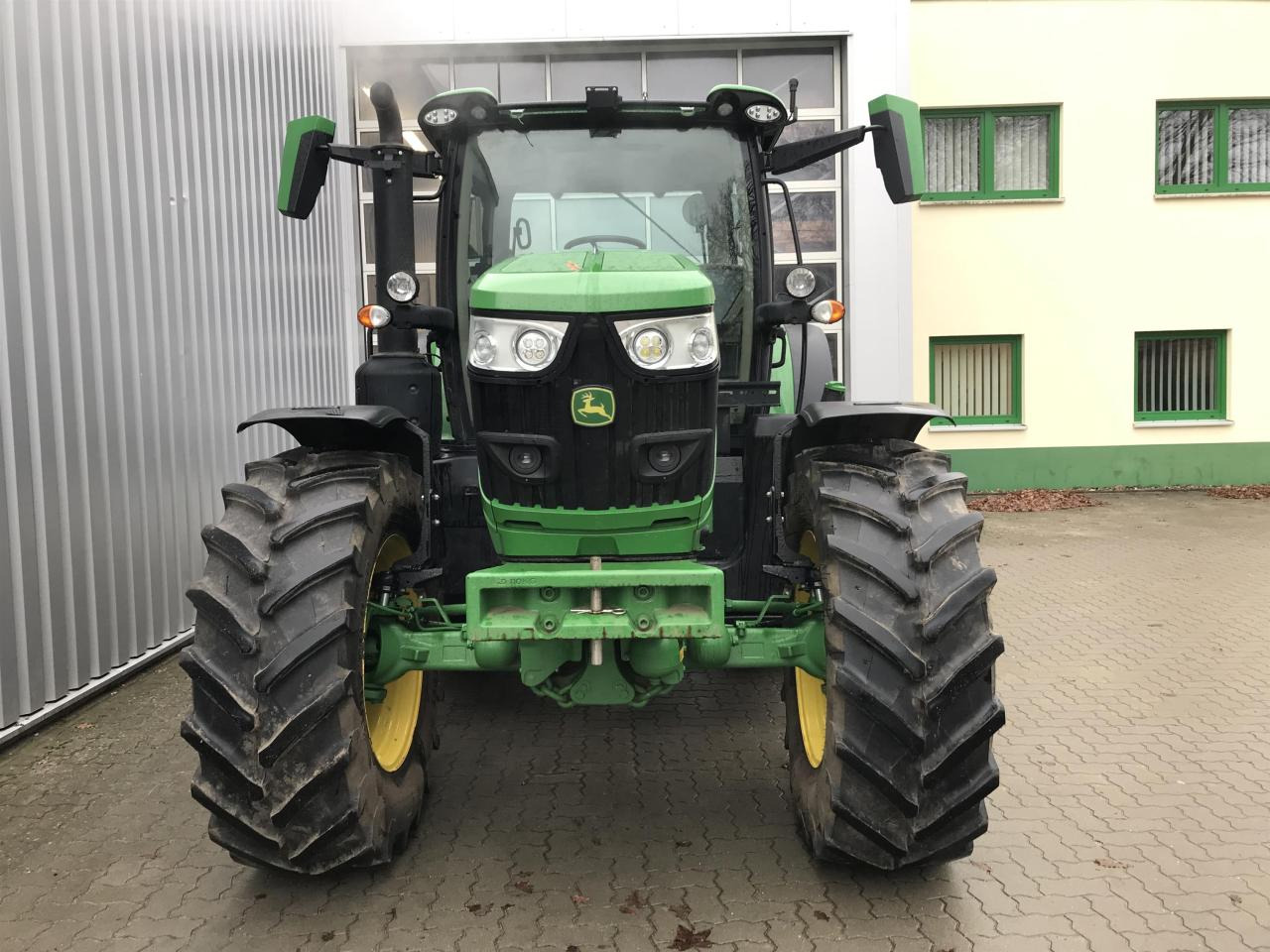John Deere 6R 155 - Traktor: das Bild 4 John Deere 6R 155 - Traktor: das Bild 4