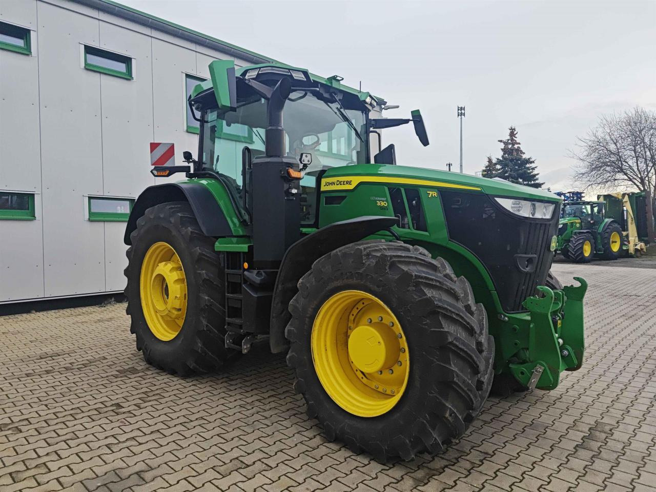 John Deere 7R 330 - Traktor: das Bild 1 John Deere 7R 330 - Traktor: das Bild 1