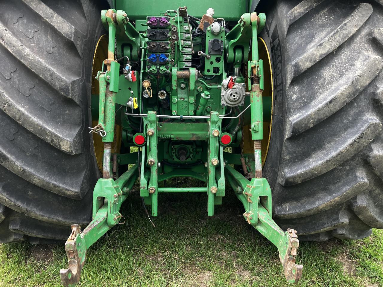 Traktor John Deere 8285R: das Bild 6