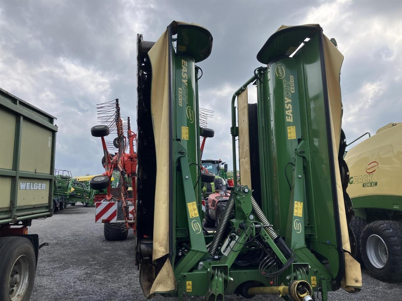Krone EC B 870 CV Collect - Mähwerk: das Bild 1 Krone EC B 870 CV Collect - Mähwerk: das Bild 1