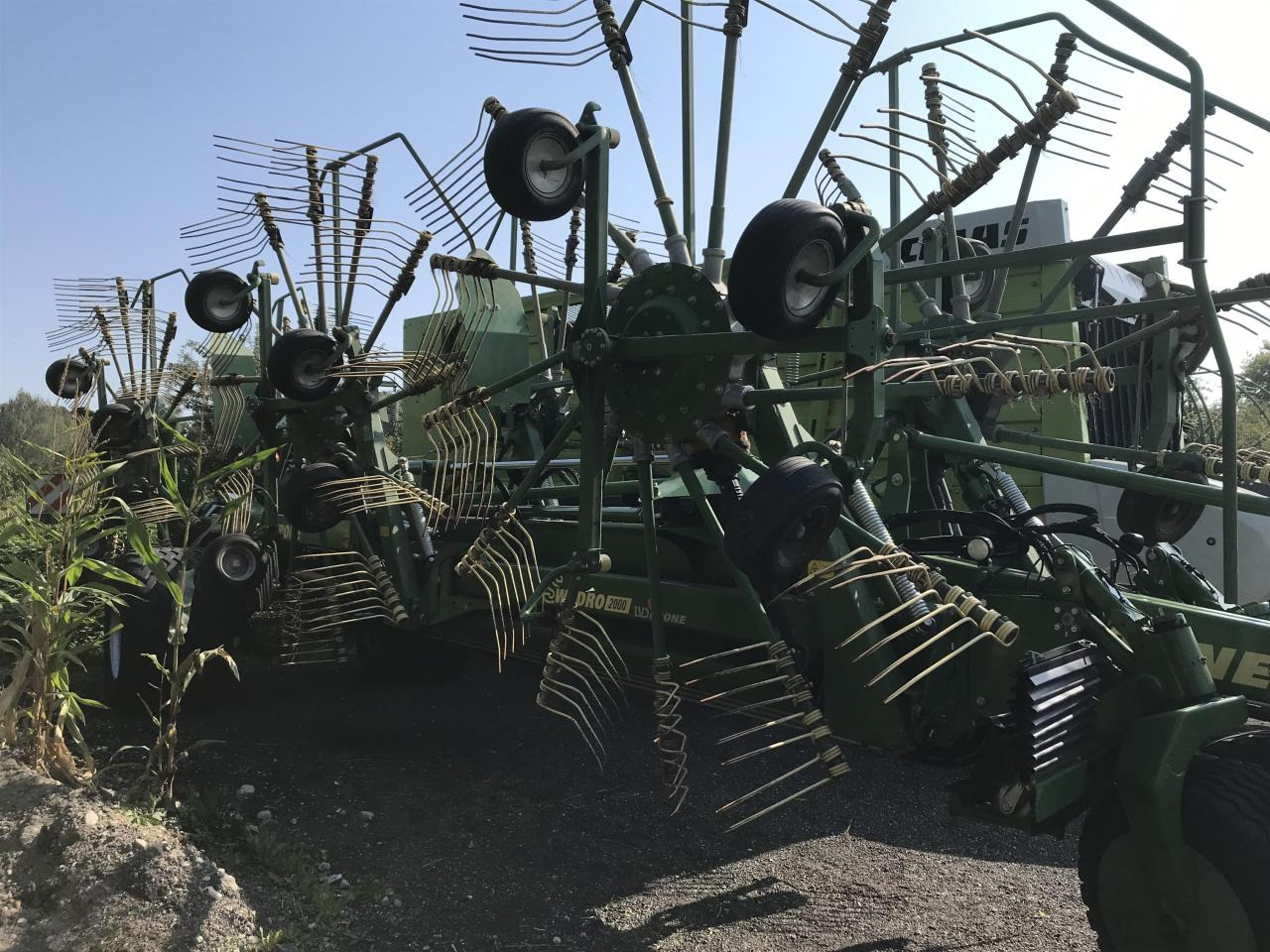 Krone Swadro 2000 - Heuwender/ Wenderechen: das Bild 2 Krone Swadro 2000 - Heuwender/ Wenderechen: das Bild 2