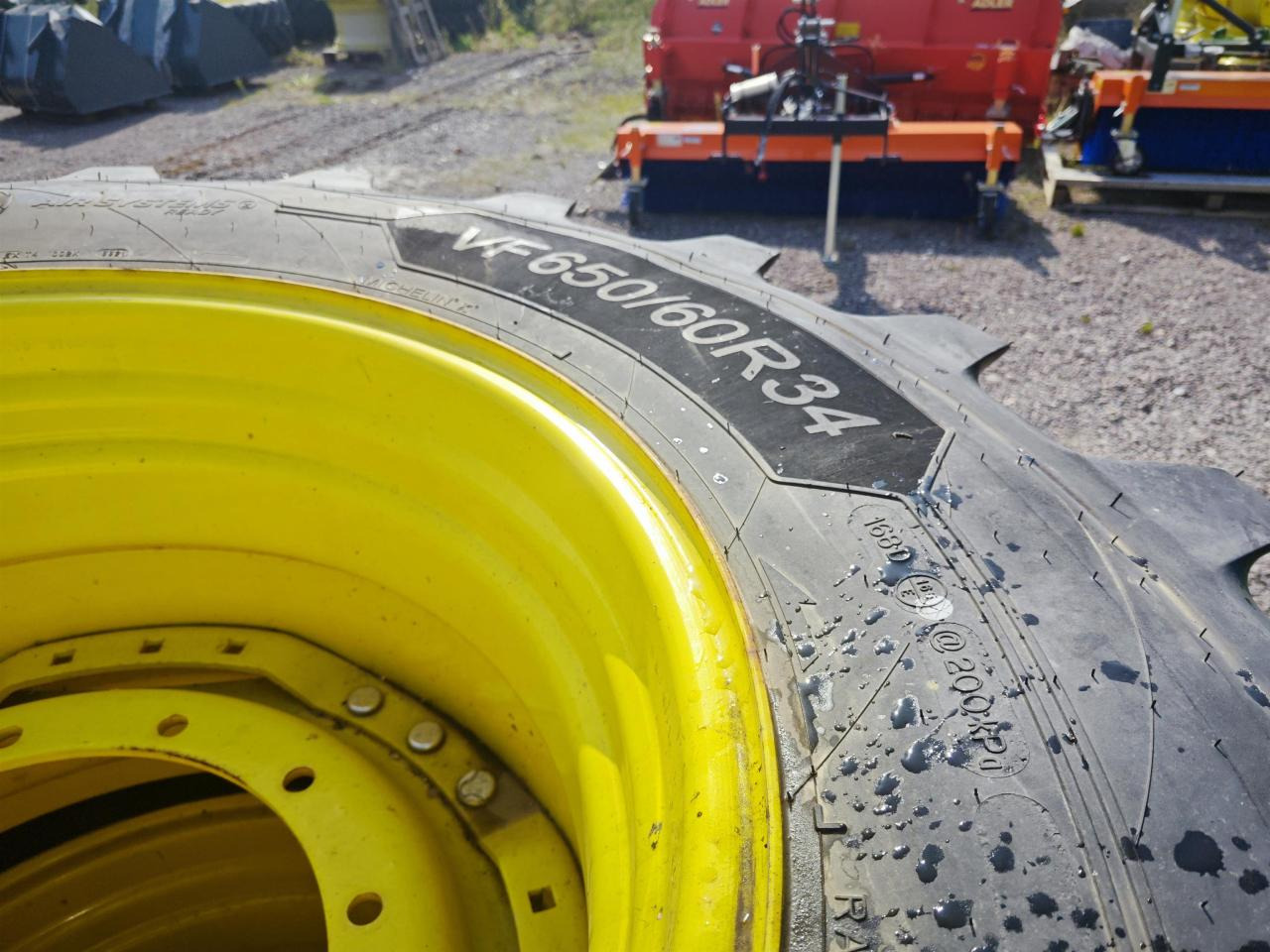 Michelin VF650/60R34 - Reifen für Landmaschine: das Bild 4 Michelin VF650/60R34 - Reifen für Landmaschine: das Bild 4