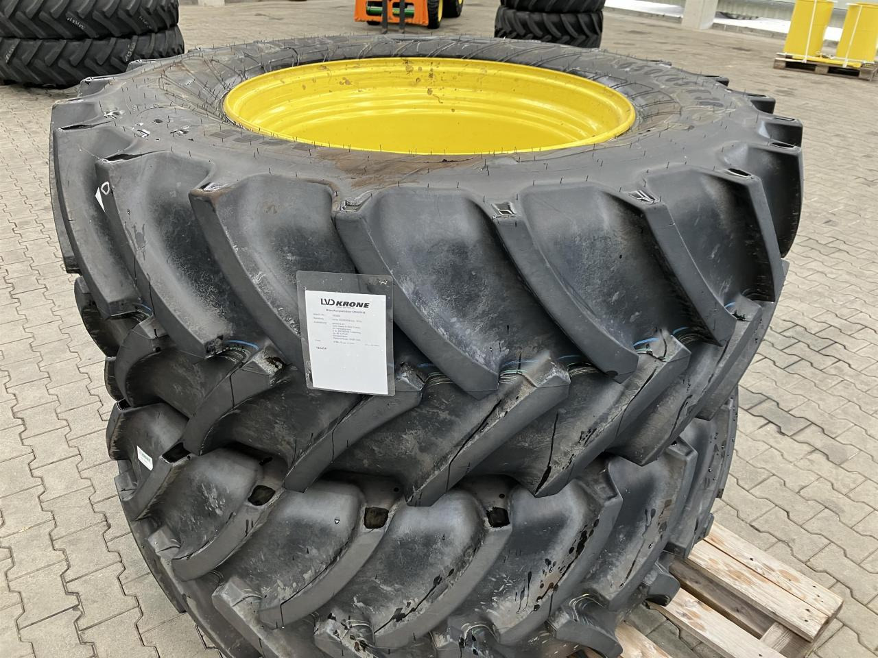 Mitas 650/65R38 - Reifen für Landmaschine: das Bild 1 Mitas 650/65R38 - Reifen für Landmaschine: das Bild 1