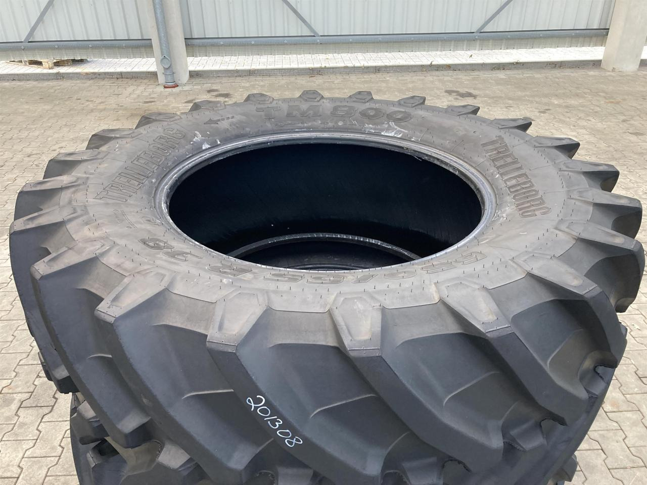 Trelleborg 650/65R38 - Reifen für Landmaschine: das Bild 2 Trelleborg 650/65R38 - Reifen für Landmaschine: das Bild 2