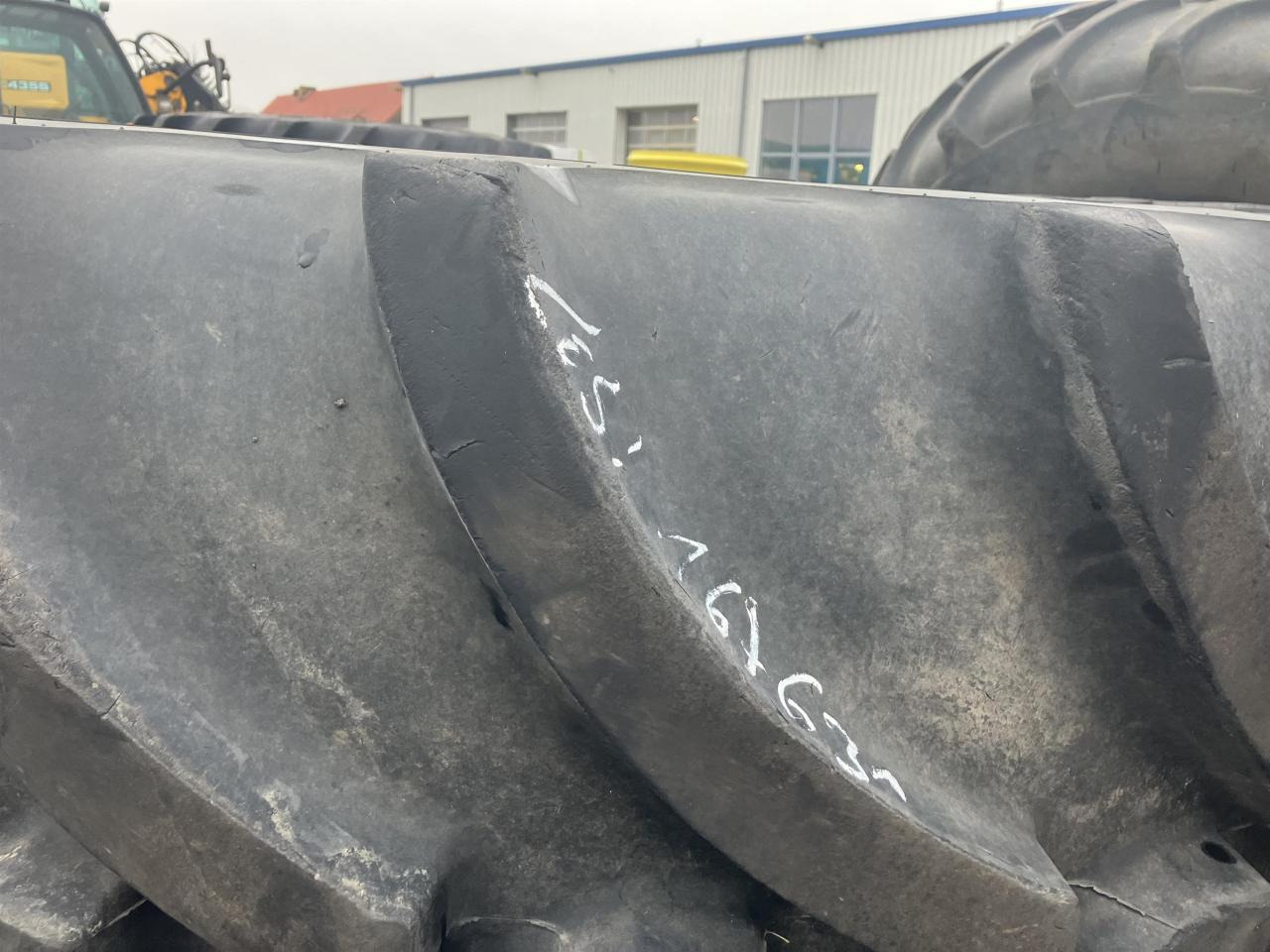 Vredestein 600/70R30 - Reifen für Landmaschine: das Bild 2 Vredestein 600/70R30 - Reifen für Landmaschine: das Bild 2