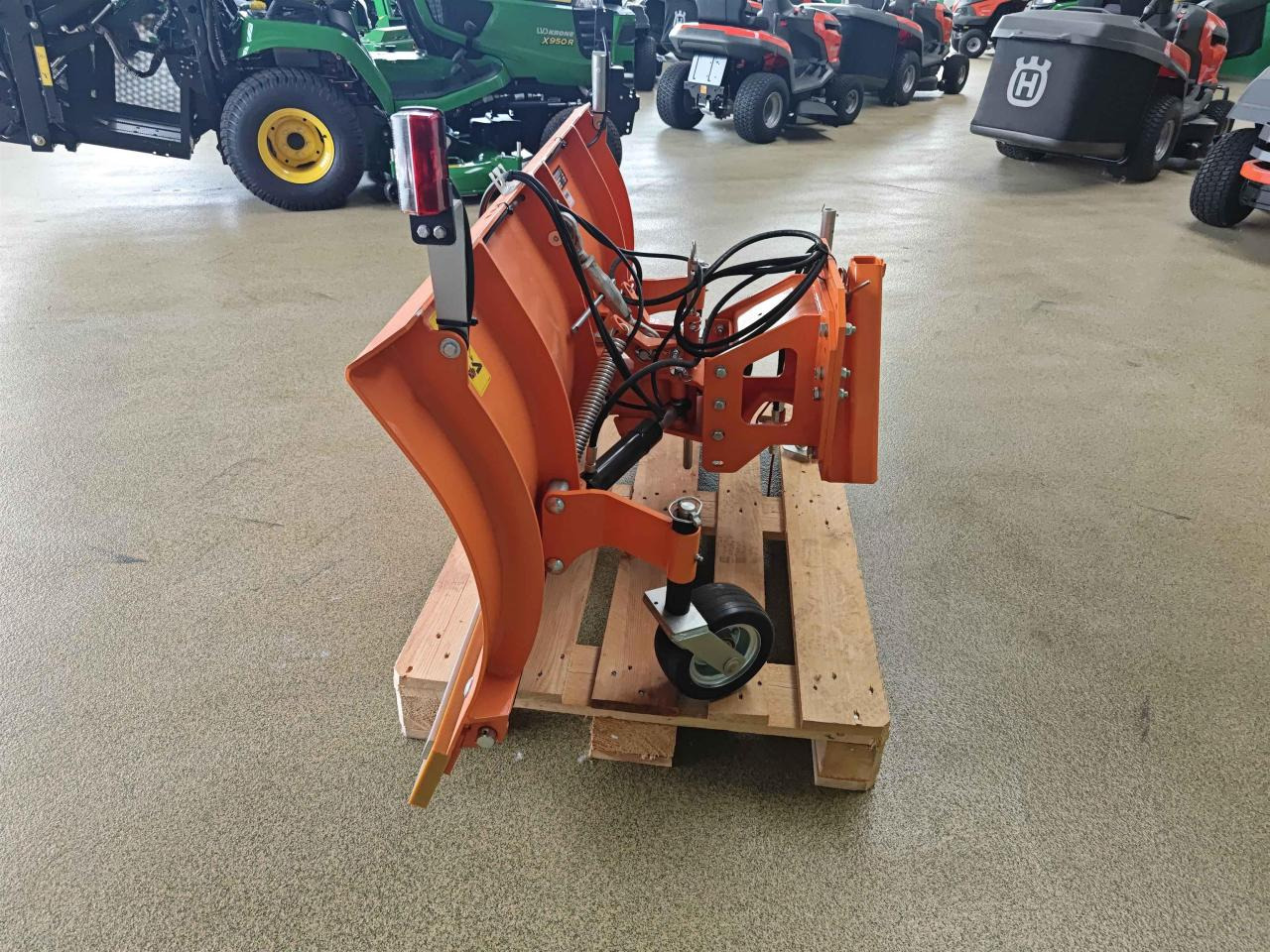 Wiedenmann Snow Master 3809 - Planierschild: das Bild 2 Wiedenmann Snow Master 3809 - Planierschild: das Bild 2