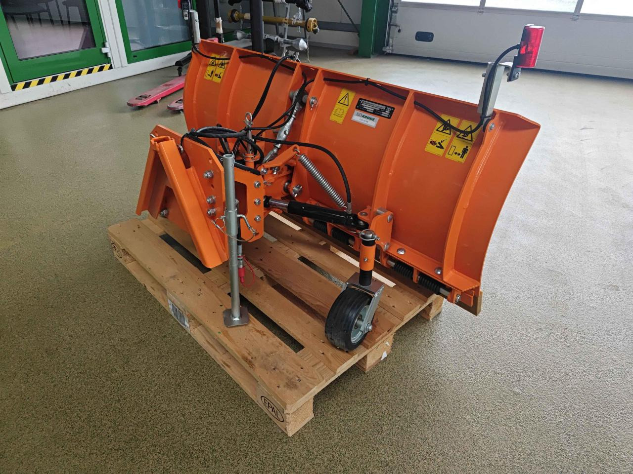 Wiedenmann Snow Master 3809 - Planierschild: das Bild 4 Wiedenmann Snow Master 3809 - Planierschild: das Bild 4