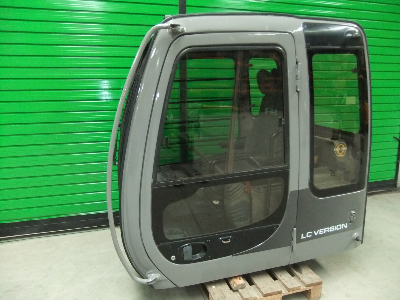 Cab FIAT-HITACHI EX215 71466300 - Fahrerhaus für Baumaschine: das Bild 2 Cab FIAT-HITACHI EX215 71466300 - Fahrerhaus für Baumaschine: das Bild 2