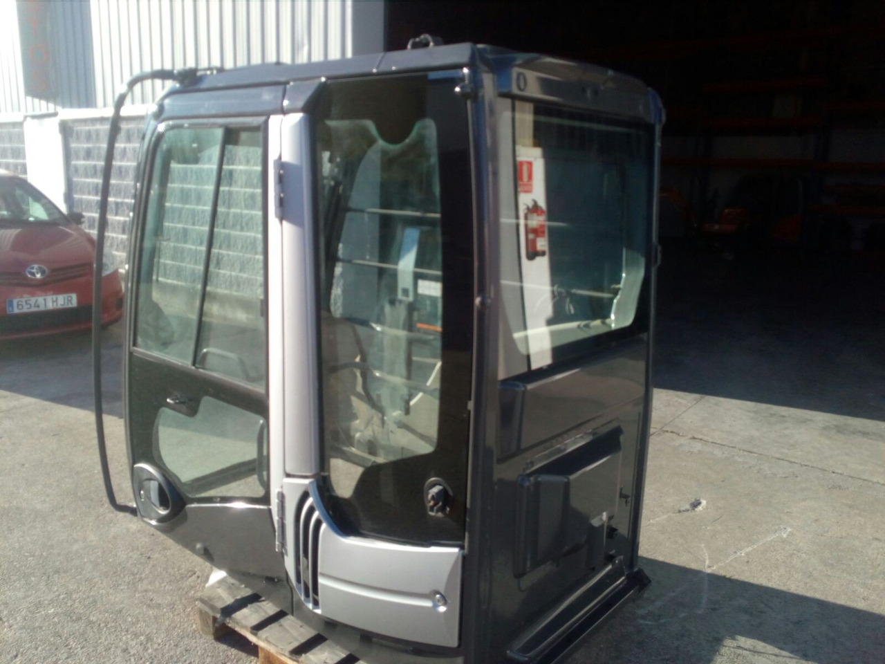 Cab ROPS HITACHI ZX270-3 ZX280-3 4665065 - Fahrerhaus für Baumaschine: das Bild 1 Cab ROPS HITACHI ZX270-3 ZX280-3 4665065 - Fahrerhaus für Baumaschine: das Bild 1