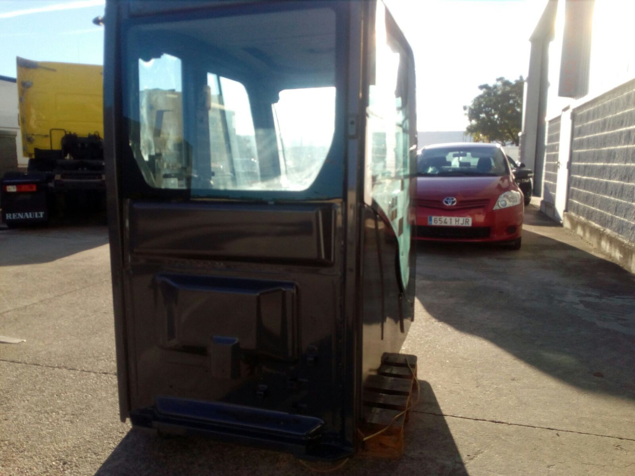 Cab ROPS HITACHI ZX270-3 ZX280-3 4665065 - Fahrerhaus für Baumaschine: das Bild 3 Cab ROPS HITACHI ZX270-3 ZX280-3 4665065 - Fahrerhaus für Baumaschine: das Bild 3