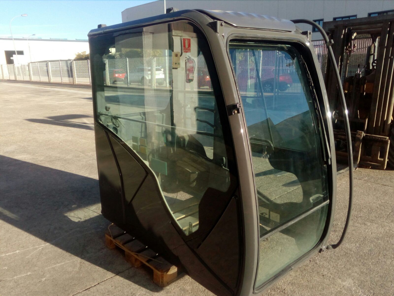 Cab ROPS HITACHI ZX270-3 ZX280-3 4665065 - Fahrerhaus für Baumaschine: das Bild 5 Cab ROPS HITACHI ZX270-3 ZX280-3 4665065 - Fahrerhaus für Baumaschine: das Bild 5